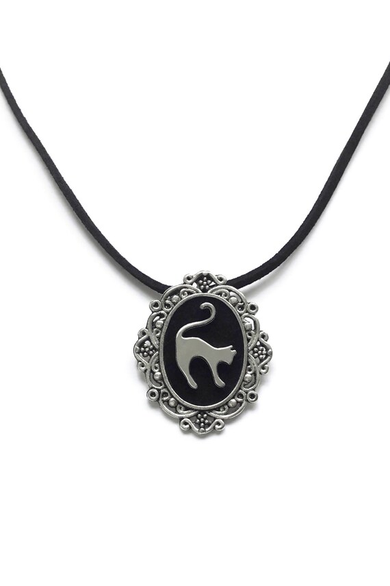 black cat Locket Necklace,Cat lover gift Romantic gifts for daughter Charming fashion Locket Necklace,Peeking Cat Locket Necklace Black Cat Locket Pendant Jewelry,cat Locket Pendant cat jewelry