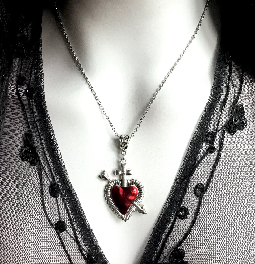 YEOVIBL Women’s Locket For 2 Pictures, Oval Amulet Necklace - View #9