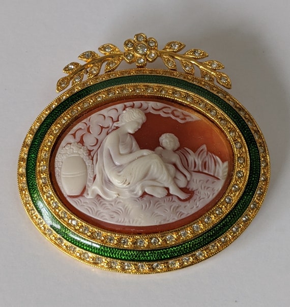 Joan Rivers Cameo Brooch, Joan Rivers Oversized Br