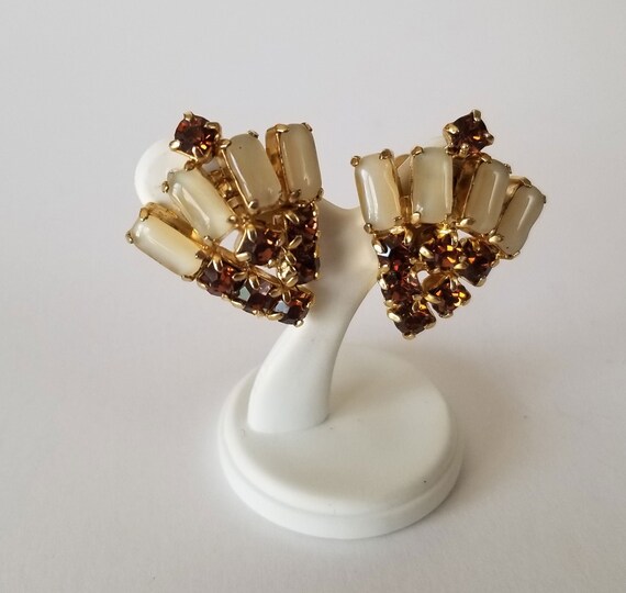 Rhinestone Screw Back Earrings, Mid Century Rhine… - image 1