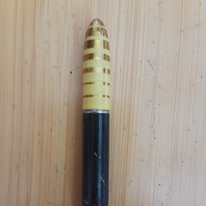 Regenbogen Lippenstift Feuerzeug - 1940er Jahre