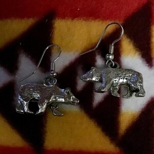 Vintage Native America Indian Jewelry Navajo Zuni Fetish Genuine Sterling Silver Bear Earrings