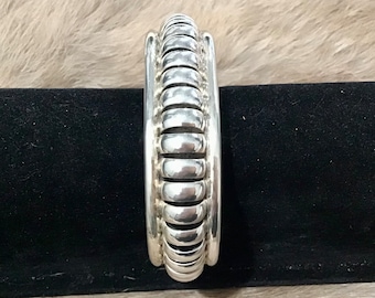 6インチ、ネイティブアメリカンのGilo & Grace Nakaiスターリング