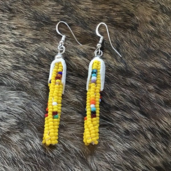 Beautiful Authentic Native America Indian Jewelry Navajo Zuni Hand Beaded Healing Corn Dangle Earrings Southwestern