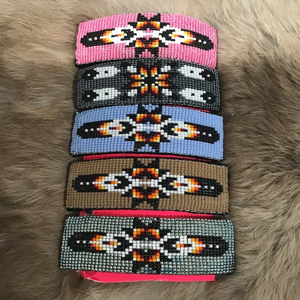 Bijoux indiens d'Amérique du Sud-Ouest Navajo Zuni Hopi Accessoires pour cheveux Art amérindien Barrette perlée à la main