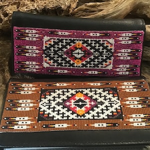 Nativos americanos indios navajos con cuentas de alfombra monedero cartera de embrague monedero de monedas plumas de águila de hombre o mujeres de la reserva navajo Navajo Rug