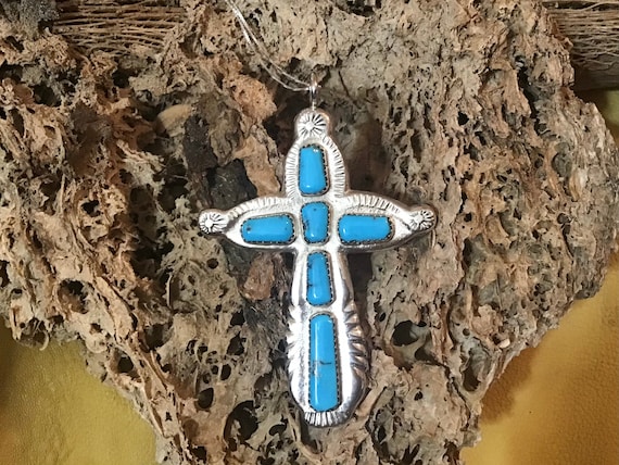 Beautiful Vintage Native American Zuni Turquoise Sterling Silver Cross Necklace Beautiful Vintage Native American Zuni Turquoise Sterling Silver Cross Necklace