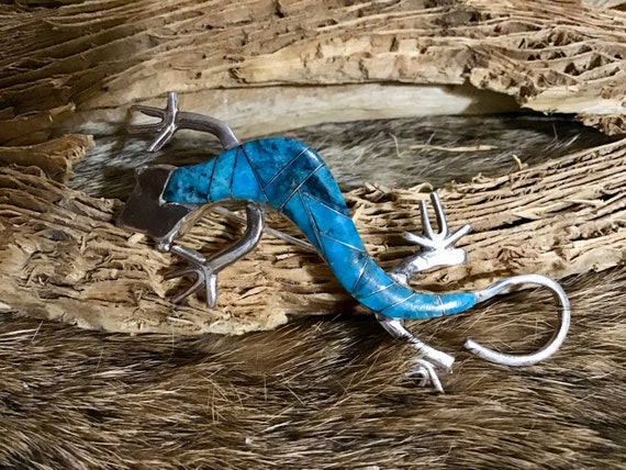 Symbolic Toad And Morenci Turquoise Vintage Native American Navajo Sterling Silver Bracelet Symbolic Toad And Morenci Turquoise Vintage Native American Navajo Sterling Silver Bracelet