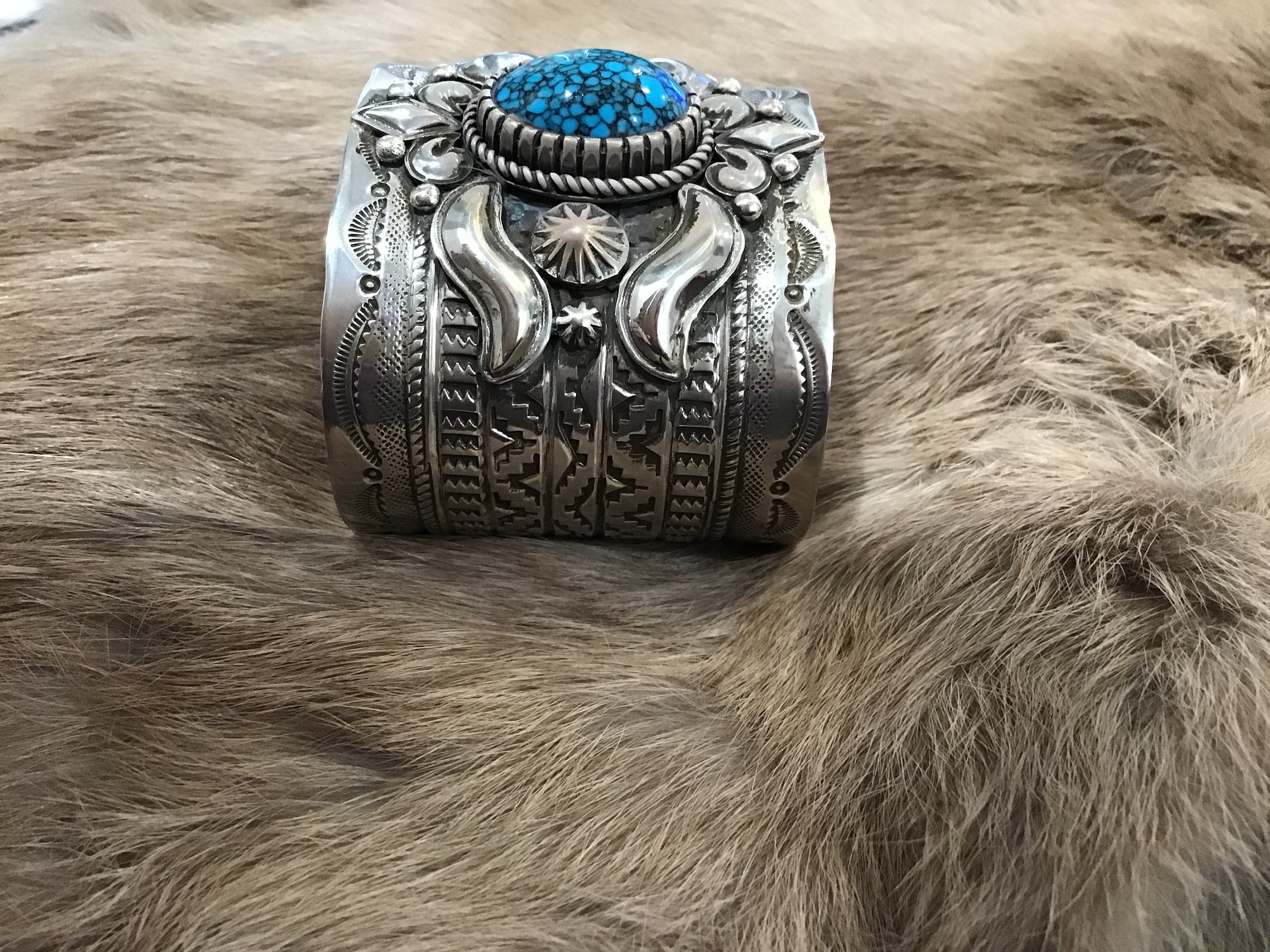 SIGNED VINTAGE Native America Indian Jewelry Navajo Bracelet Cuff