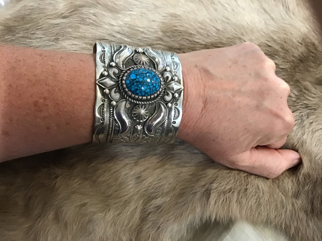 SIGNED VINTAGE Native America Indian Jewelry Navajo Bracelet Cuff