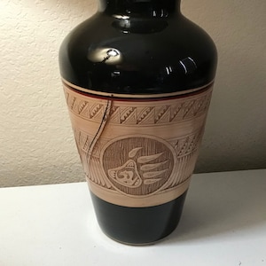 SIGNED Authentic Native America Jewelry Navajo Clay Hand Etched Pottery Seed Pot Southwestern Art