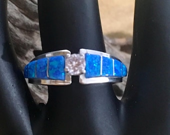 Anillo de boda/compromiso Zuni de plata de ley con ópalo azul profundo, auténtico y firmado, de joyería indígena nativa americana.