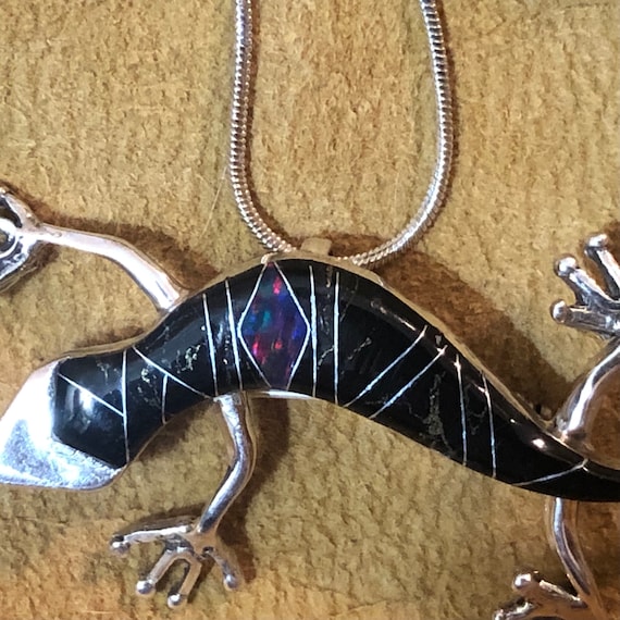 The Lapis Lizard Vintage Native American Navajo Sterling Silver Bolo Tie The Lapis Lizard Vintage Native American Navajo Sterling Silver Bolo Tie