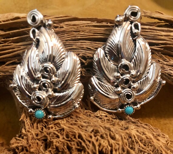 Authentic vintage jewelry deals