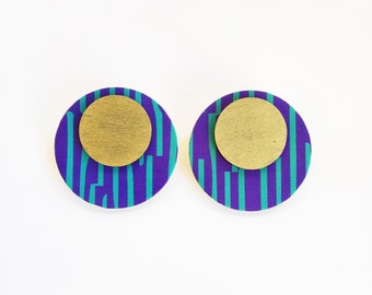 Big Circle earrings with purple background, green lines and gold round shape in hand-painted wood and paper