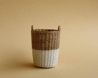 Dollhouse miniature, Wicker laundry basket, type "Riviera Maison", scale 1 : 12, WC/17 01