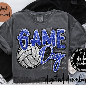 Könnte beinhalten: Ein graues Langarmshirt mit dem Schriftzug "GAME DAY" in blauem Glitzer und einer Volleyball-Grafik. Das Shirt trägt auch die Worte "Sofort-Download" und "digitale Downloads".