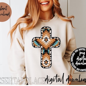 Puede incluir: Una descarga digital de un diseño gráfico que presenta una cruz con un patrón geométrico en tonos de marrón, azul y blanco. La cruz está delineada en negro y tiene un borde de estampado de leopardo. El diseño es perfecto para crear camisetas, tazas, fundas de teléfono y otras manualidades.