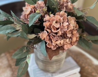 Hydrangea arrangement, summer,l arrangement, spring arrangement, fall arrangement, spring table decor, table centerpiece, gift, hydrangea