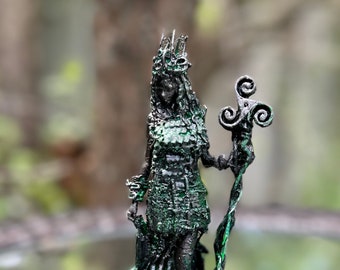 Danu, Celtic Goddess statue, mother of the Tuatha Dé Danann, River Goddess, Anann / Anu / Dana, mother of gods and goddesses