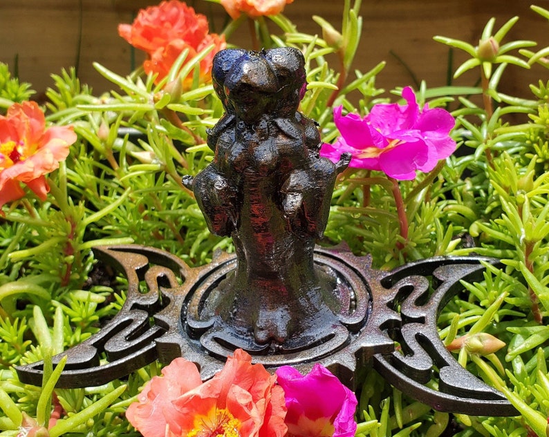 Statue De La Déesse Hécate - Résine Noire, 16x9x7 Cm, Sculpture Magique Avec Compartiment Secret