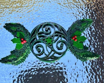 Yule Triskelion & Holly Moon Altar, Wheel of the Yeat, Divine Feminine, Wicca, Druid, Celtic Witch, Midwinter, Winter Solstice