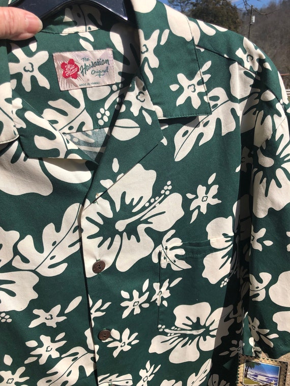 HILO HATTIE dead stock Green and white Hawaiian sh