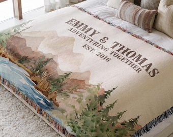 Manta tejida personalizada de parque nacional, regalo de boda para parejas amantes de la naturaleza, escena de bosque, senderismo aventurero, manta de algodón para aniversario de montaña 008