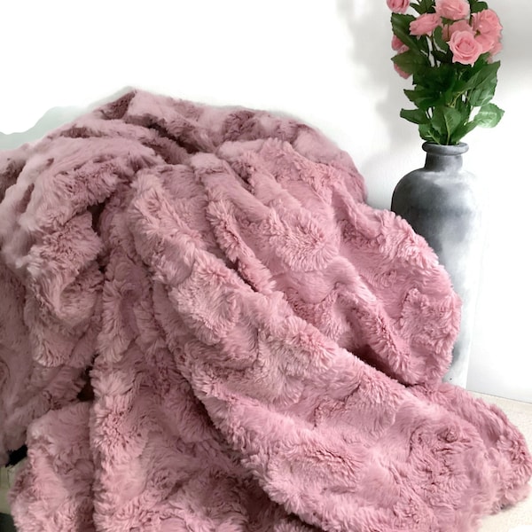 Minky/Adult Throw/Mother's Day gift/Faux Fur/Lap throw/Blanket/Throw/You Custom Personalized/Grandma Gift/Luxe Cuddle/Girl/Teen