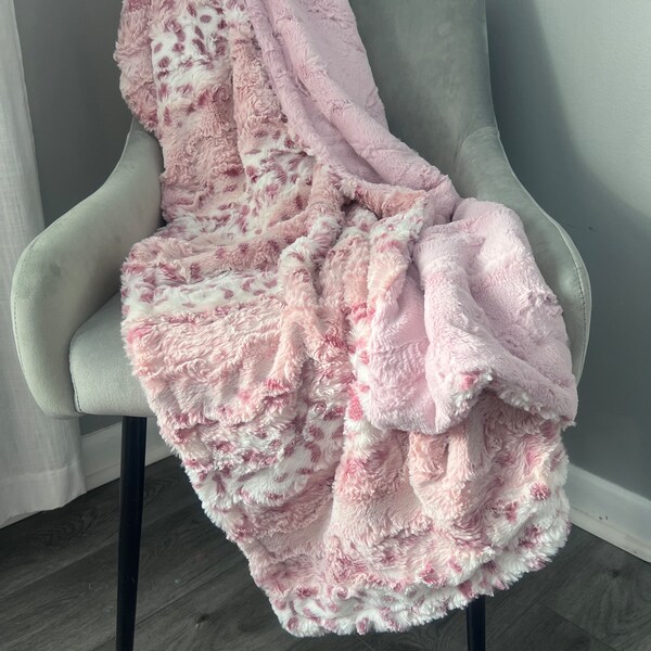 Adult Lap Minky Throw/Mother's Day Gift/Wildrose Lynx Blanket /Ultra Soft/Luxe Cuddle/doubled sided/Personalized/Grandma Gift/Shower gift