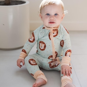 Bamboo Baby Lion Zipper Romper: Newborn Gift