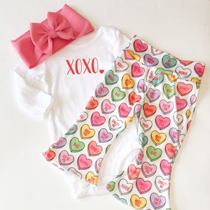 Valentines Day Baby Bell Bottom Set, Conversation Hearts Baby Girl Bell Bottoms and Bow Outfit, Baby Bow and Bodysuit, 1st Valentines Day