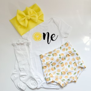 First Birthday Lemon Baby Bummies Set, Baby Girl Bummies and Bow, Birthday Bloomers Bow and Bodysuit, High Waisted Baby Shorts