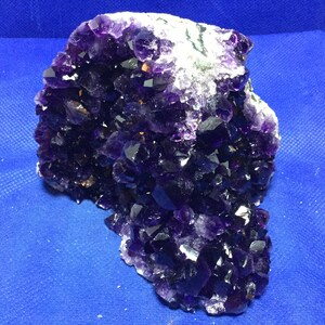 Amethyst Geode Cluster,Crystal Decor,Healing Stones,Healing Crystals,Crystal Specimen,Mineral Stones,Extra quality Amethyst from Uruguay