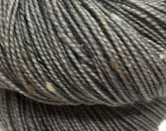 Kettle Dyed 100 grams 8515 approx 436 yards Superwash Merino Donegal Tweed Fingering Yarn GRANNY SMITH