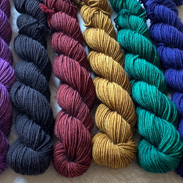 Superwash Merino/Yak/Nylon 70/20/10 Mini Skein Set - Hilo de calcetín - aprox. 522 yardas totales - 120 gramos total - ROMANCE MEDIEVAL