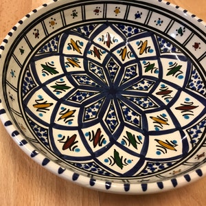 Handmade Tunisian Ceramic Bowl, Round Salad Serving Dish (18x6cm)