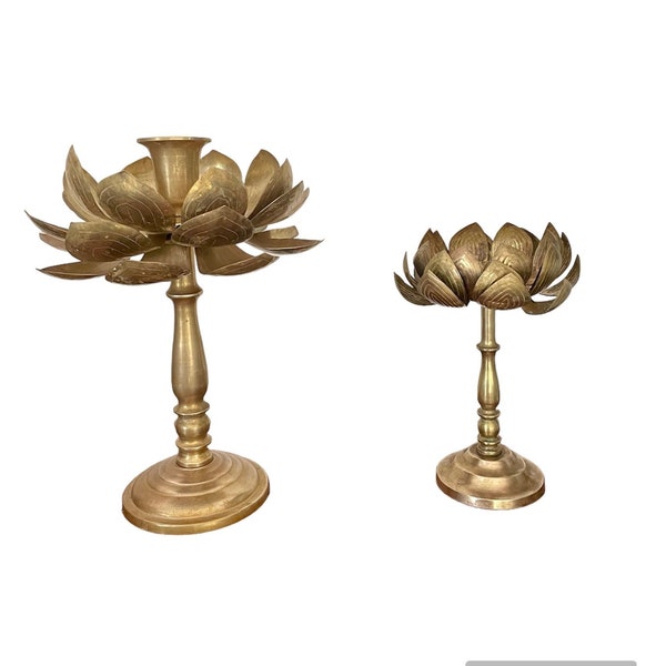 Rare/Set de deux anciens bougeoirs fleurs de lotus en laiton