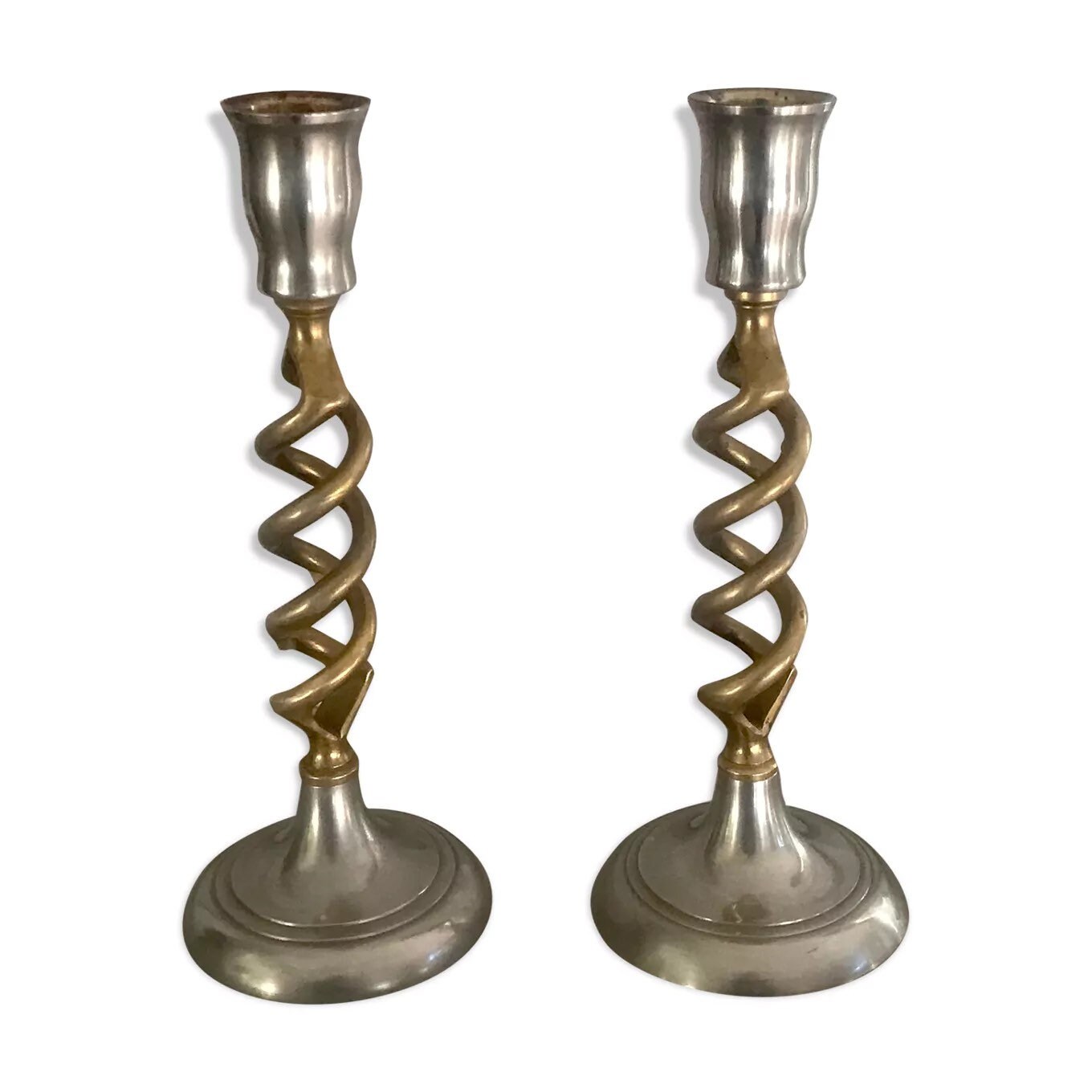 Ancienne Paire de Bougeoirs Torsadés en Laiton