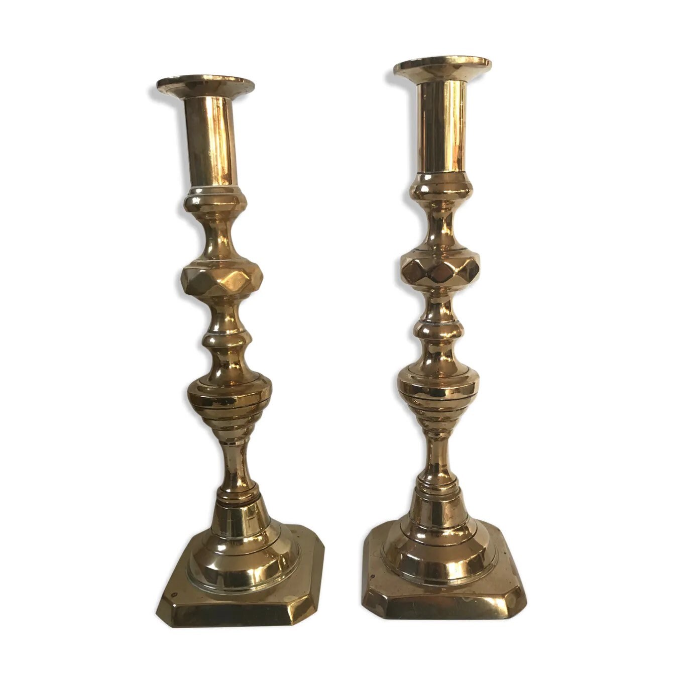 Ancienne Paire de Bougeoirs Victoriens en Bronze Doré