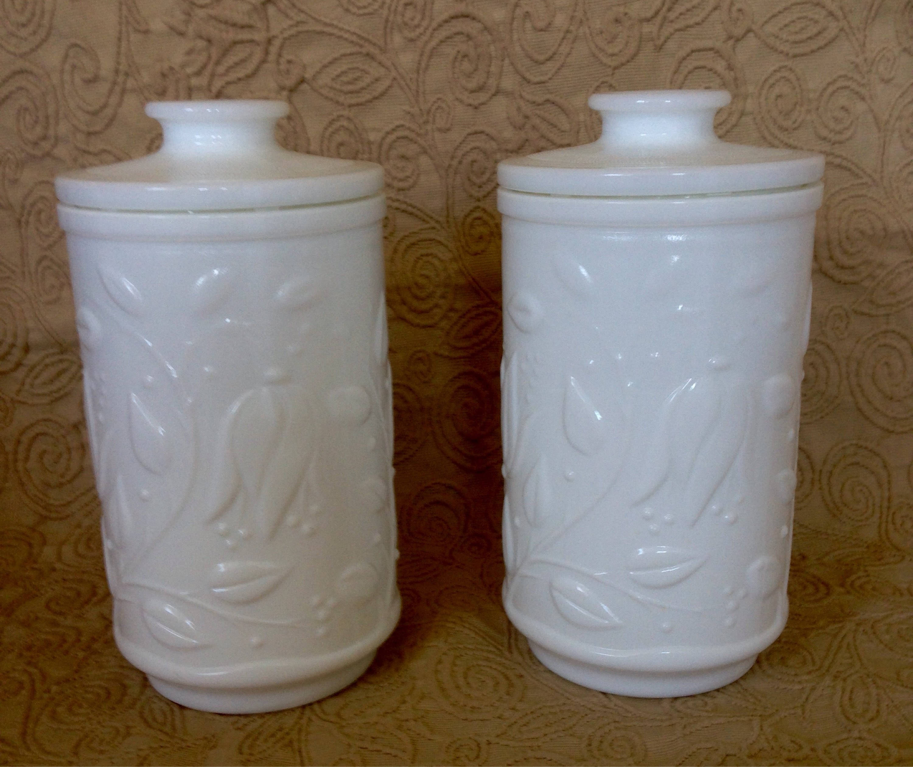 Paire de Pots en Opaline Vintage