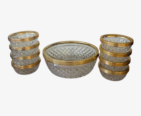 Ancien Saladier en verre 19cm de diamètre par 8,5cm de haut