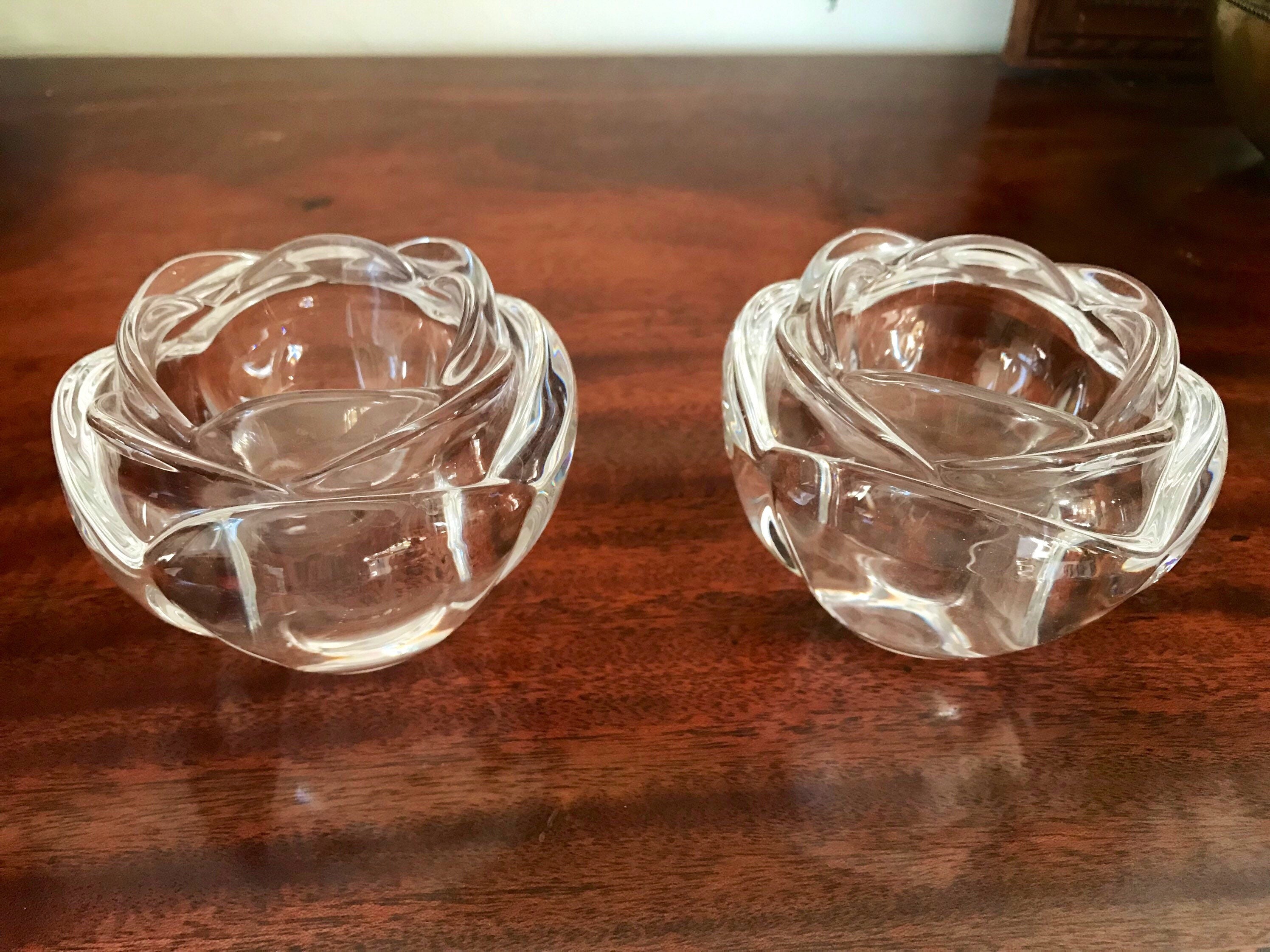 Anciens Bougeoirs en Cristal Forme de Rose Années 60