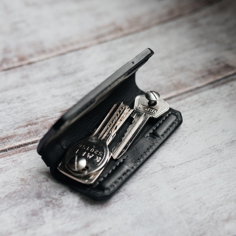 Leather housekeeper case, key wallet, car key organizer. Personalized gift for men, women. Father's Day gifts idea image 7