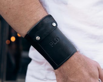 Personalized Leather Wrist Wallet for Cards & Cash - Travel Wristband Wallet - Unique Gift for Him, Father’s Day, Christmas