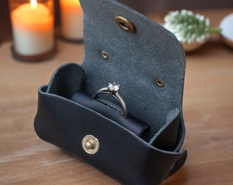 Personalized Leather Dog Ring Bearer Pouch - Custom Pet Wedding Ring Case - Engagement Ring Holder for Dogs - Proposal or Wedding Accessory