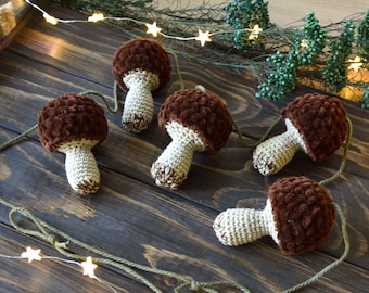 Crochet Mushroom Garland, Woodland Fall Decor, Soft Plush Toadstool Bunting, Cottagecore Garland Handmade customizable