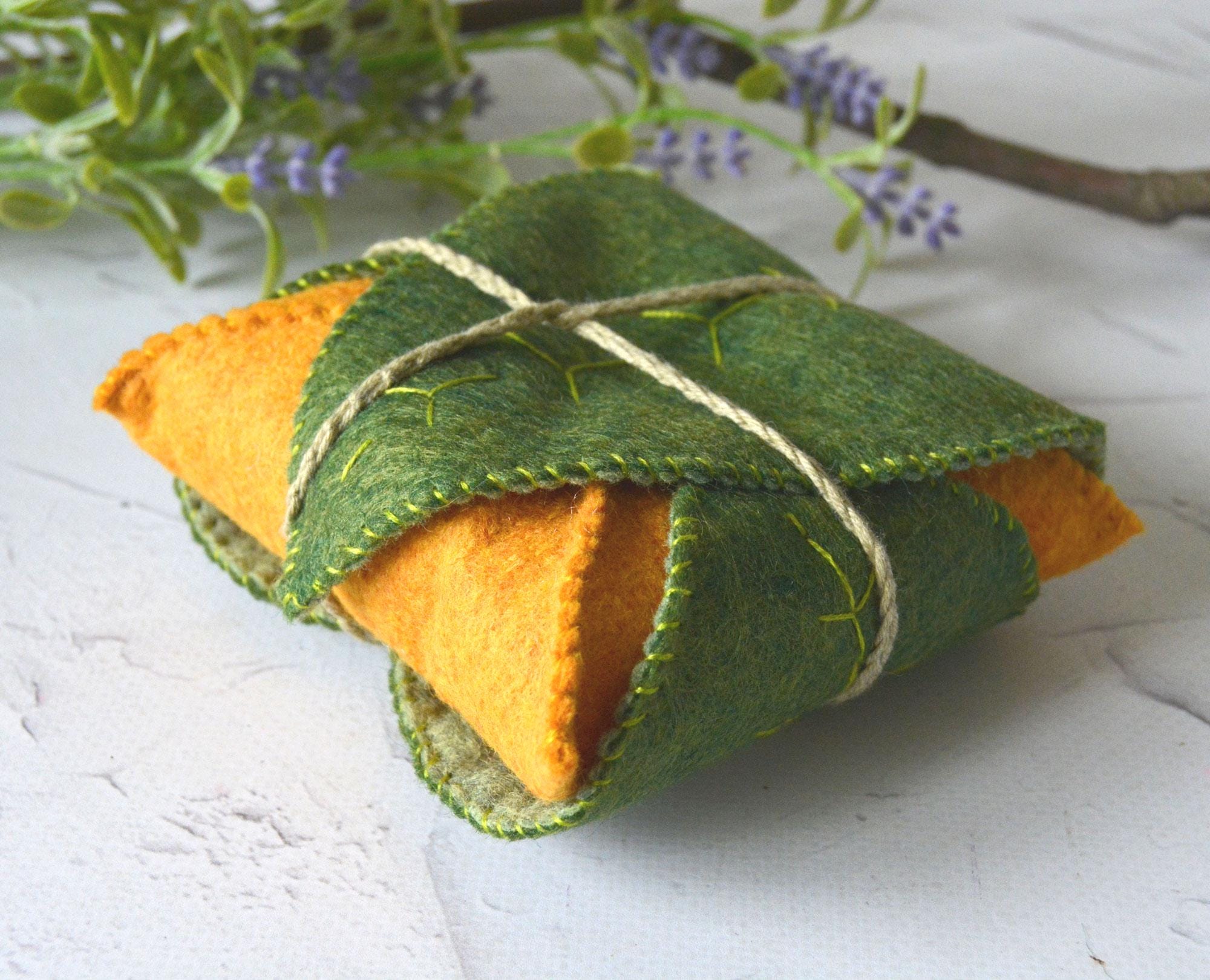 Felt Bread in Leaf Envelope, Elvish Bread, Handmade Fantasy Party Prop ...