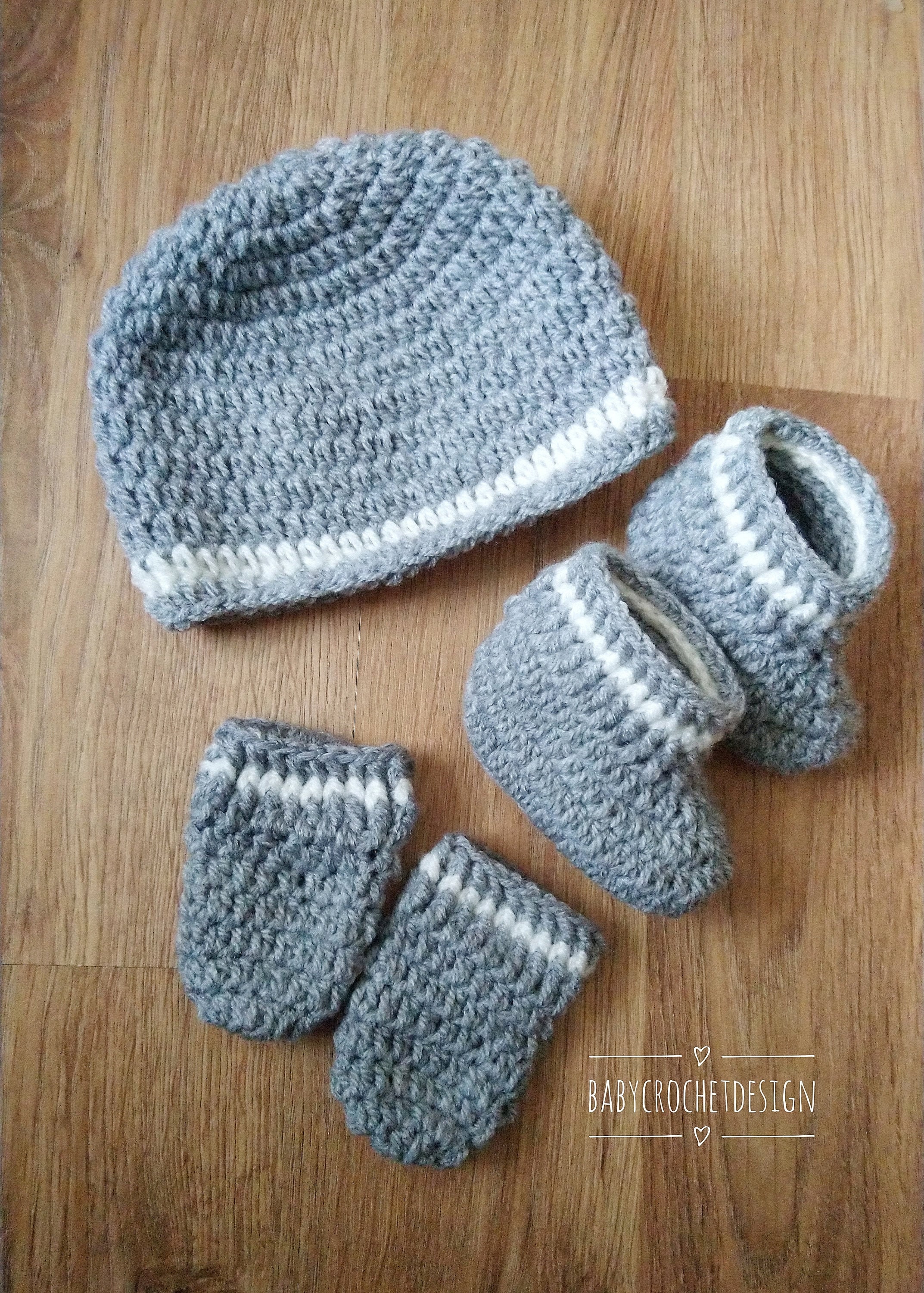 Tricks of the Trade: Loom Knitting, Newborn Baby Hat, Newborn Baby Booties,  Newborn Baby Mittens