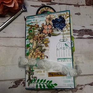 Bloom Handgemachtes Junk Journal. Frühlingsmotiv, Floral, Scrapbooking, Viktorianisch
